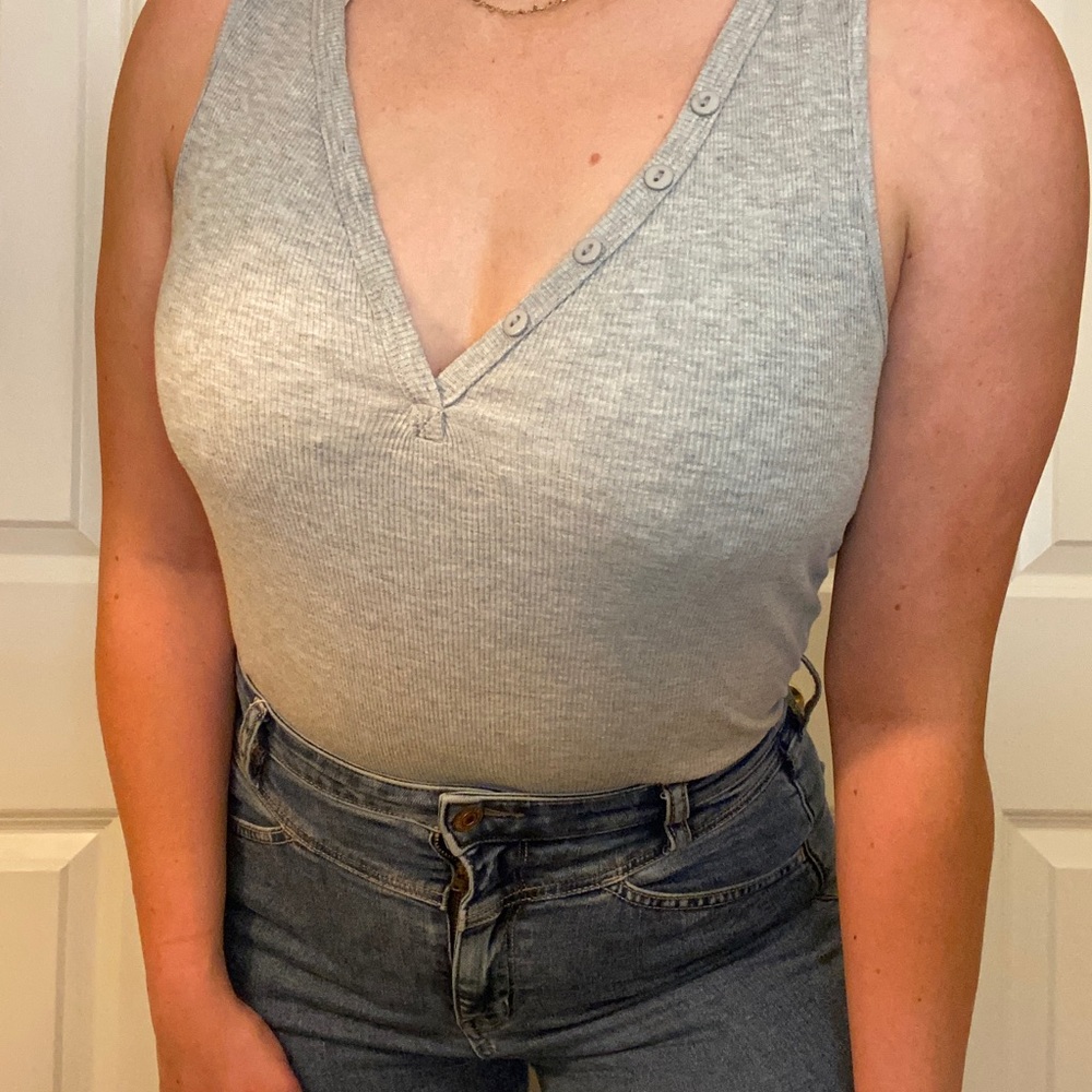 Grey mid button tank!